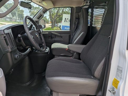 Used 2025 Chevrolet Express 2500 w/ Driver Convenience Package RWD image 9