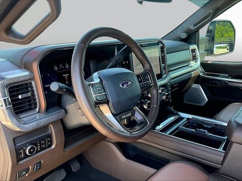 Used 2025 Ford F250 King Ranch w/ FX4 Off-Road Package AWD/4WD image 18
