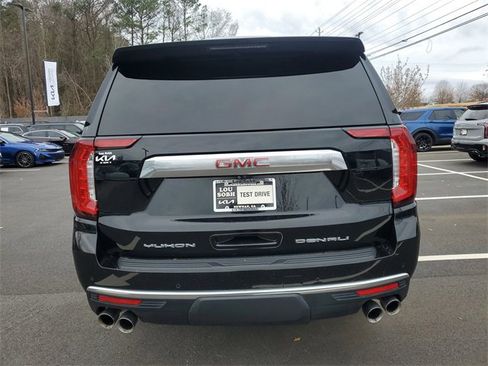Used 2021 GMC Yukon XL Denali w/ Denali Premium Package image 6