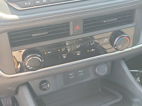 Certified 2024 Nissan Rogue S FWD image 25