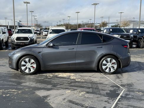 Used 2022 Tesla Model Y Performance image 11