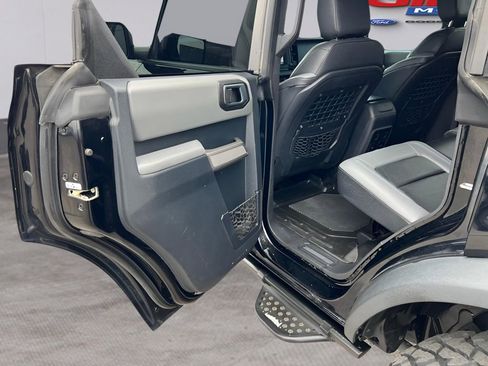 Used 2023 Ford Bronco Black Diamond AWD/4WD image 13
