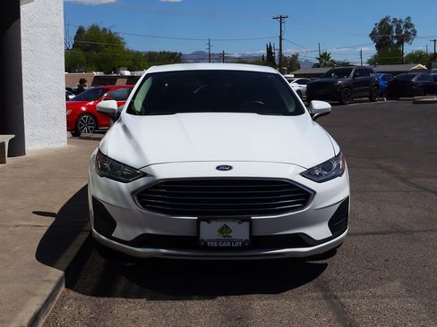 Used 2020 Ford Fusion SE image 16