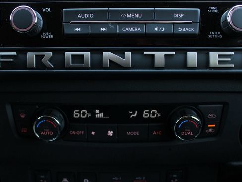Used 2025 Nissan Frontier SV w/ SV Convenience Package RWD image 20