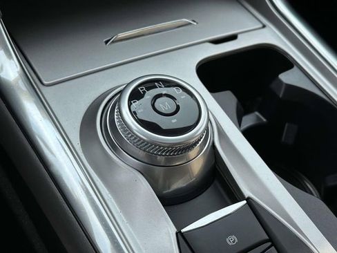 Used 2020 Ford Explorer Platinum image 17