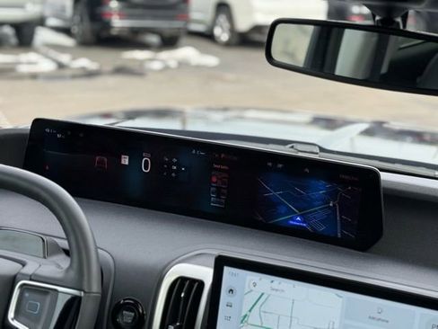 Used 2025 Ford Expedition Active image 13