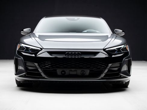 Used 2022 Audi RS e-tron GT w/ Carbon Performance Package image 8