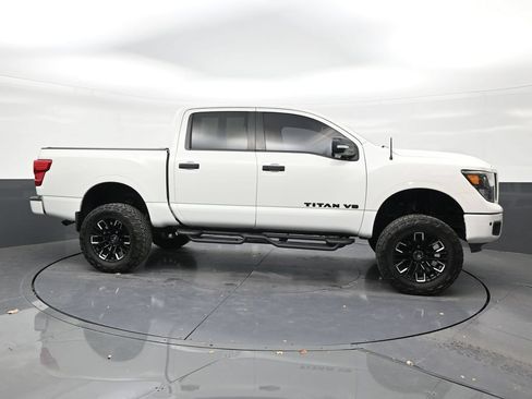 Used 2019 Nissan Titan SL w/ Midnight Edition AWD/4WD image 6
