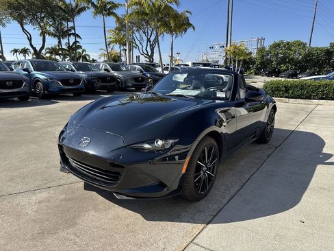New 2025 MAZDA MX-5 Miata Grand Touring w/ Weather Package RWD image 9