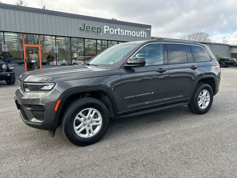 Used 2023 Jeep Grand Cherokee Laredo w/ Luxury Tech Group I image 14