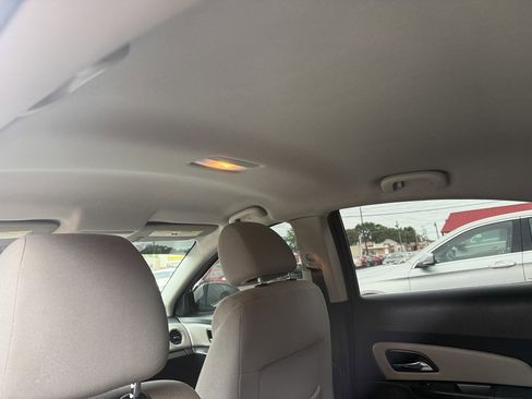 Used 2015 Chevrolet Cruze LT FWD image 15