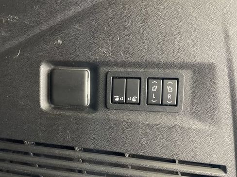 Used 2021 Chevrolet Tahoe RST w/ Luxury Package AWD/4WD image 26