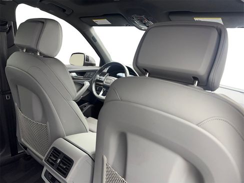 Used 2023 Audi Q5 2.0T Premium Plus w/ Premium Plus Package image 42