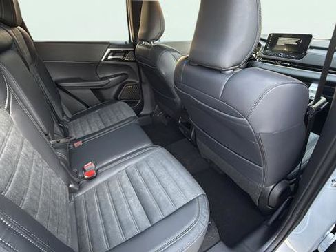 New 2026 Mitsubishi Outlander SE image 24