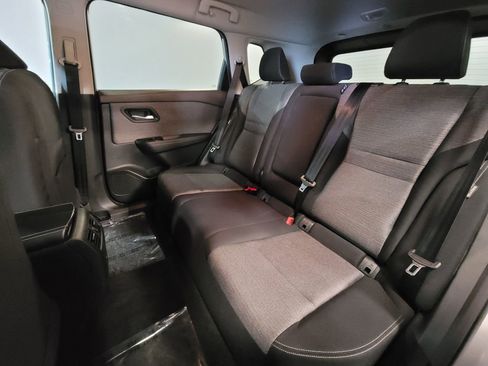 Certified 2023 Nissan Rogue SV image 7