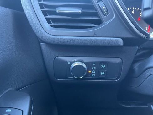 Used 2021 Ford Escape SE w/ SE Sport Appearance Package image 19