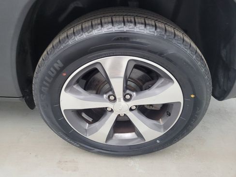 Used 2019 Jeep Cherokee Limited AWD/4WD image 31
