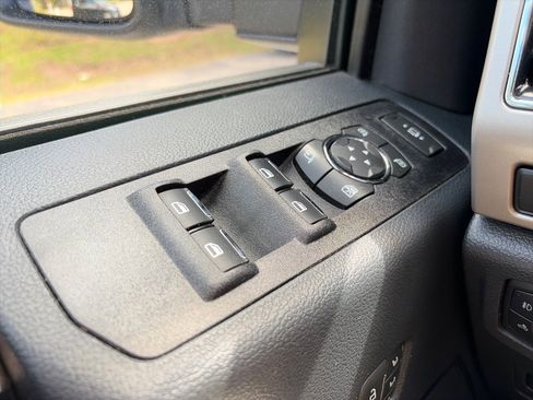 Used 2022 Ford F250 Lariat w/ Lariat Ultimate Package AWD/4WD image 30