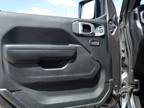 Used 2020 Jeep Wrangler Sport AWD/4WD image 20