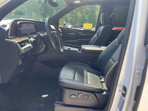Certified 2024 Cadillac Escalade ESV Premium Luxury AWD/4WD image 43