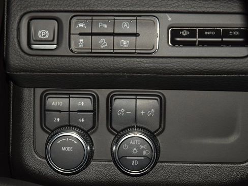 Used 2024 GMC Yukon Denali w/ LPO, Floor Liner Package image 37