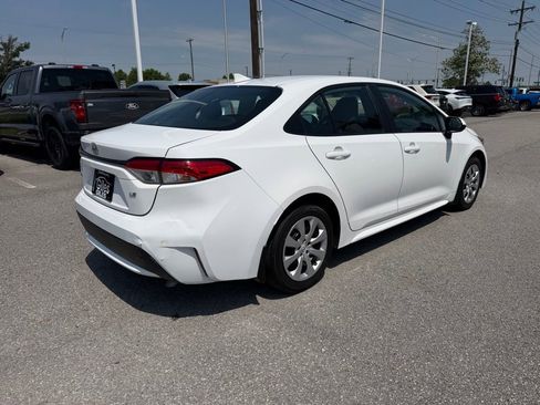 Used 2022 Toyota Corolla LE FWD image 5