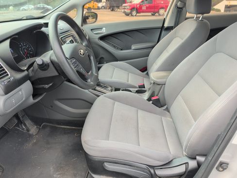 Used 2018 Kia Forte LX w/ LX Rear Camera Package FWD image 6