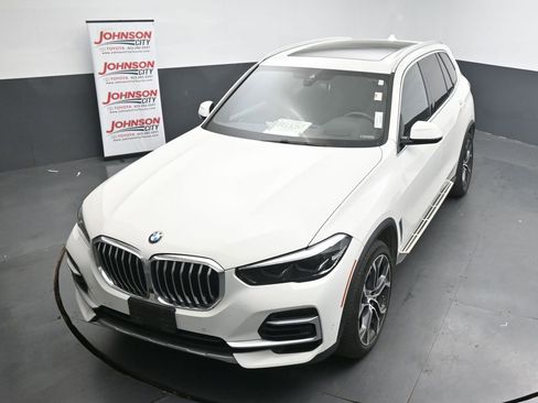 Used 2022 BMW X5 xDrive40i w/ Premium Package AWD/4WD image 12