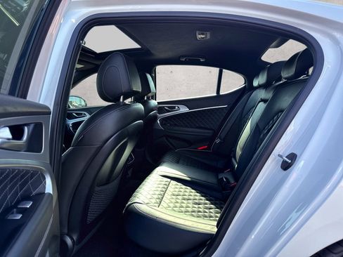 Used 2021 Genesis G70 3.3T w/ Sport Package image 9