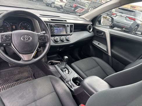 Used 2017 Toyota RAV4 LE image 14