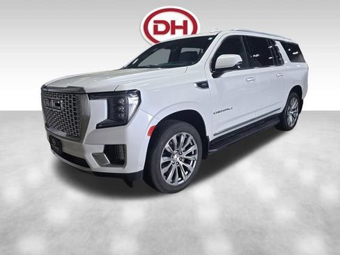 Used 2024 GMC Yukon XL Denali w/ Advanced Technology Package AWD/4WD image 12