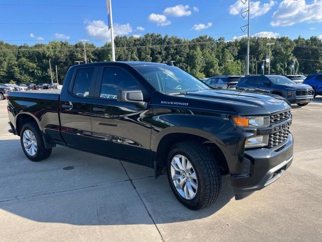 Used 2020 Chevrolet Silverado 1500 Custom w/ Custom Value Package RWD image 9