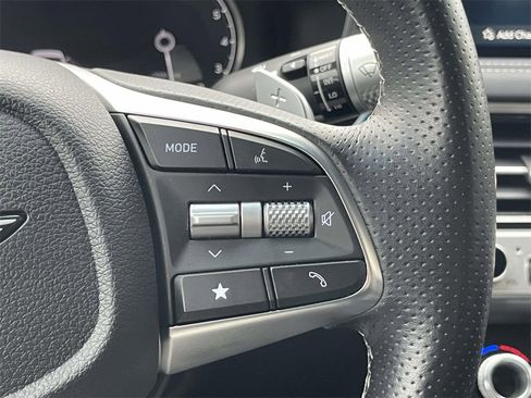 Certified 2025 Genesis G70 2.5T image 22