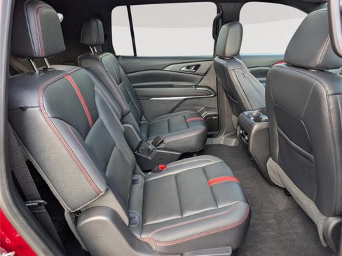 Used 2024 Chevrolet Traverse RS w/ LPO, Floor Liner Package AWD/4WD image 13