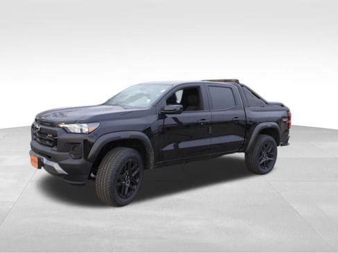 New 2025 Chevrolet Colorado Trail Boss w/ Midnight Edition AWD/4WD image 9