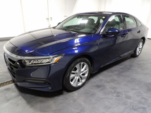 Used 2018 Honda Accord LX image 3