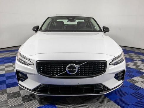 Used 2025 Volvo S60 B5 Core FWD image 3