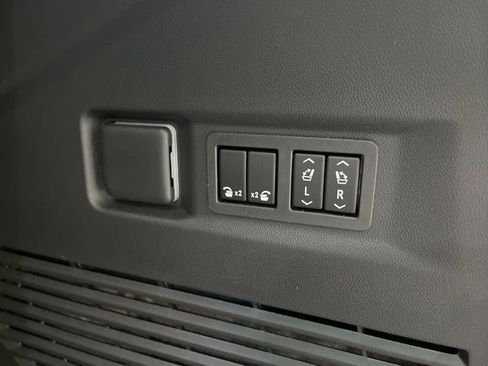 New 2026 GMC Yukon AT4 image 25