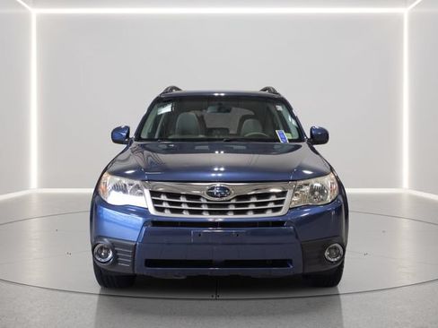 Used 2013 Subaru Forester 2.5X Premium w/ All-Weather Plus Pkg AWD/4WD image 9