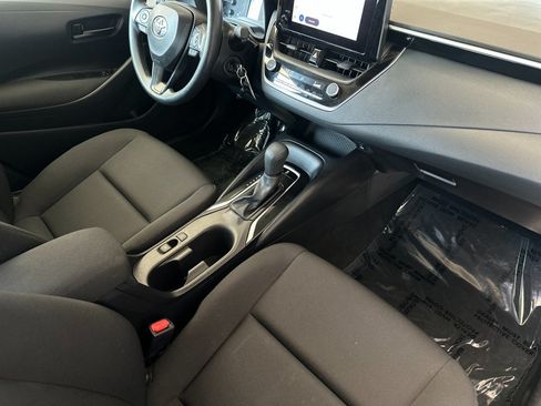 Used 2025 Toyota Corolla LE FWD image 14