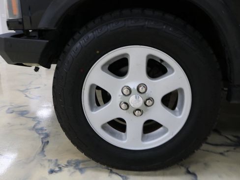 Used 2004 Land Rover Discovery HSE image 5