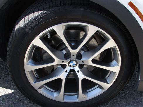 Used 2022 BMW X6 xDrive40i w/ Premium Package AWD/4WD image 40