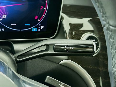 Used 2025 Mercedes-Benz GLC 300 image 17