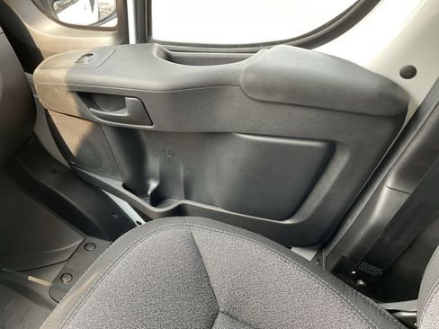 Used 2025 RAM ProMaster 2500 w/ Convenience Group image 28