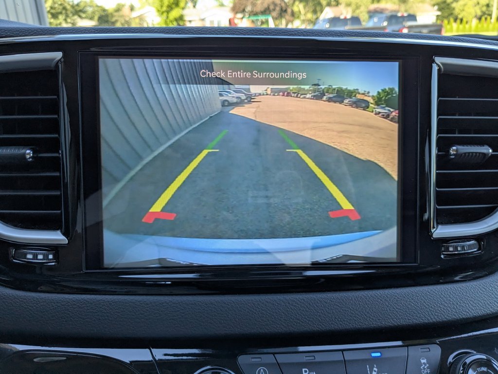 Used 2024 Chrysler Pacifica Touring-L FWD image 22