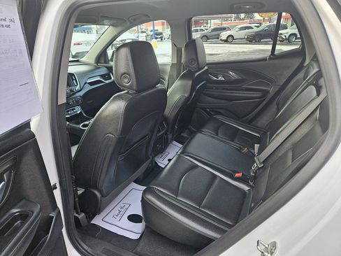 Used 2024 GMC Terrain SLT image 16