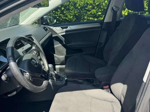 Used 2016 Volkswagen Golf S FWD image 6