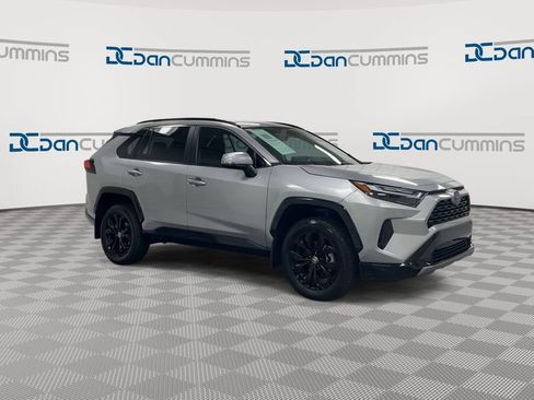 Used 2024 Toyota RAV4 SE AWD/4WD image 2