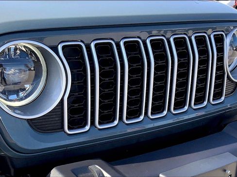 Used 2024 Jeep Wrangler Unlimited Sahara AWD/4WD image 25