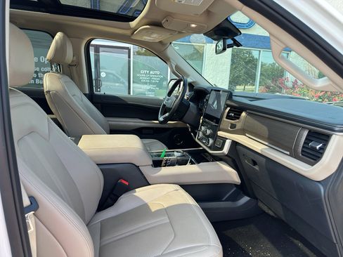 Used 2024 Ford Expedition Max Limited RWD image 10